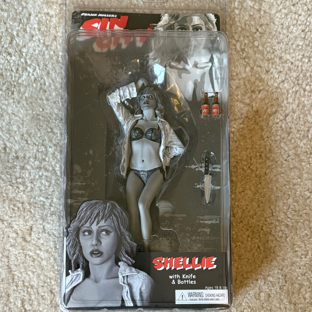Sin City Shellie Action Figure with Knife & Bottles